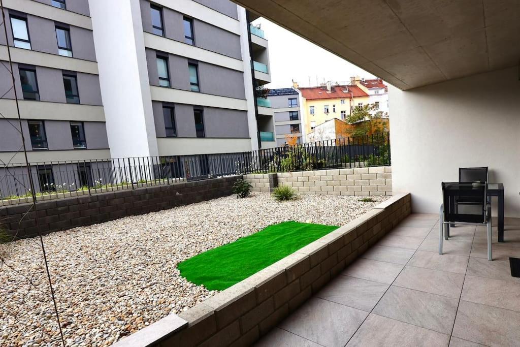 Modern Apartment • Garden • Near The City Center Praha Exteriér fotografie